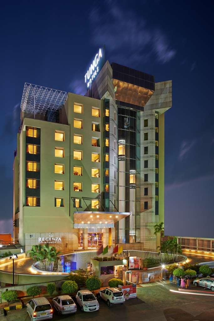 The Regenza By Tunga Hotel Nova Bombaim Exterior foto