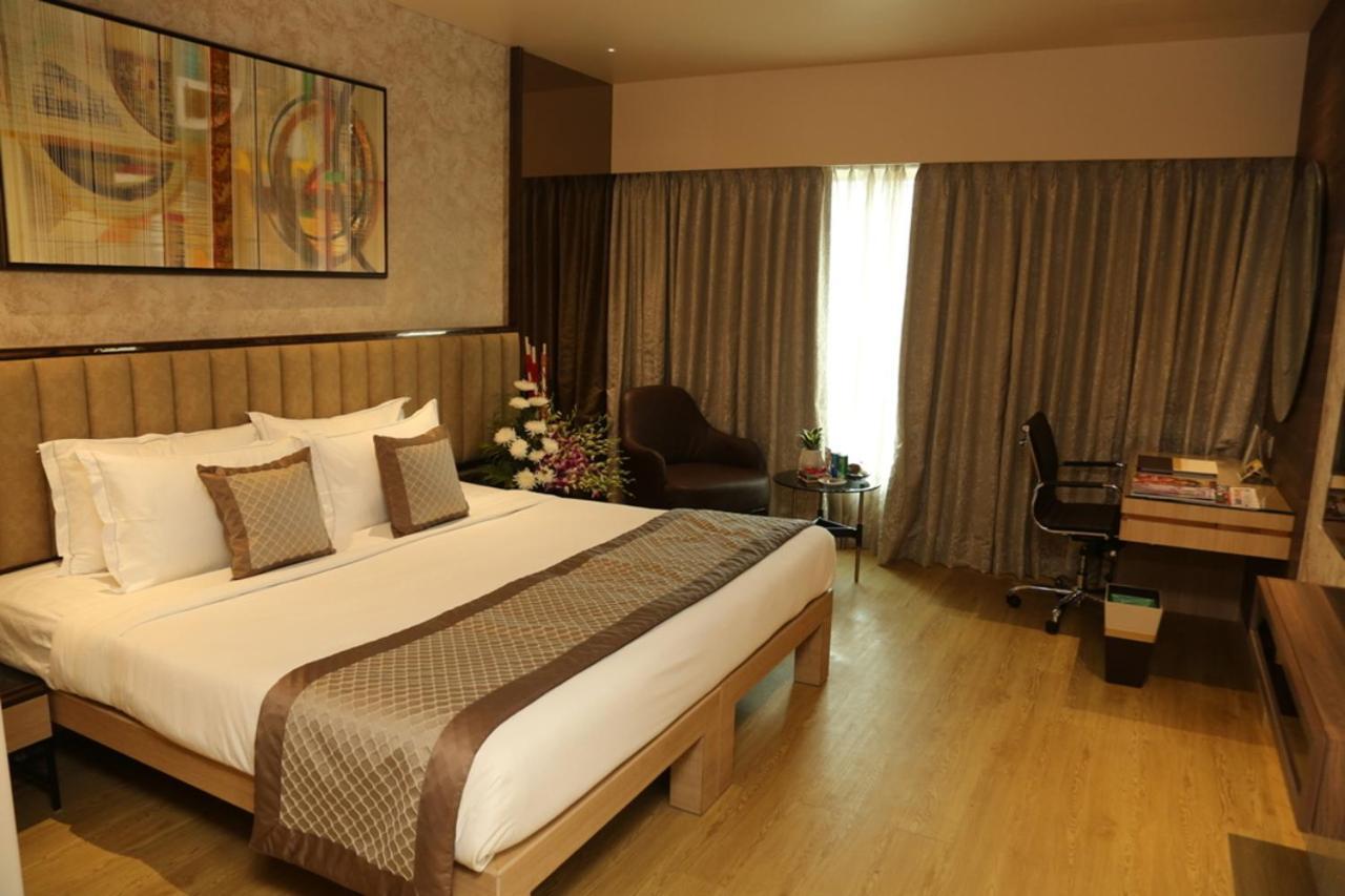 The Regenza By Tunga Hotel Nova Bombaim Exterior foto