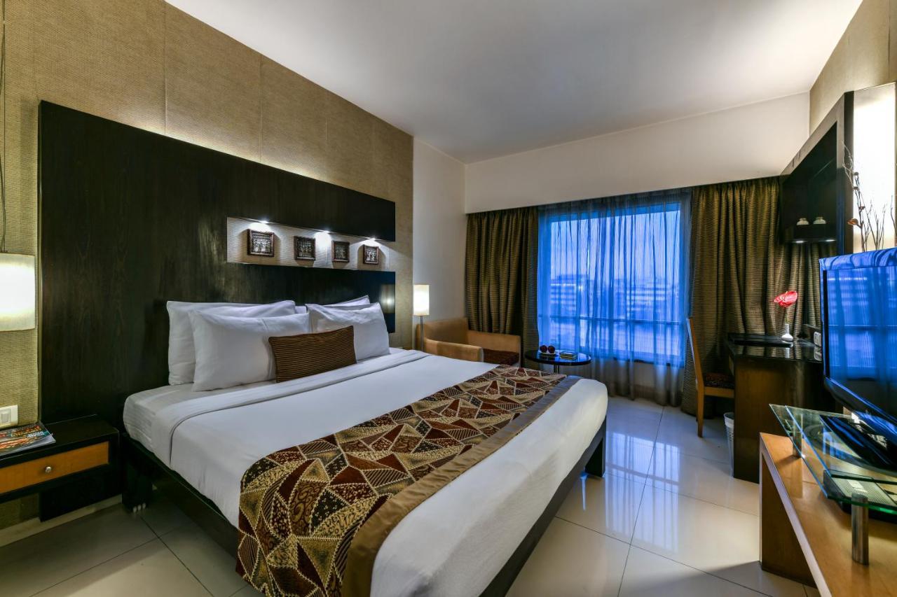 The Regenza By Tunga Hotel Nova Bombaim Exterior foto