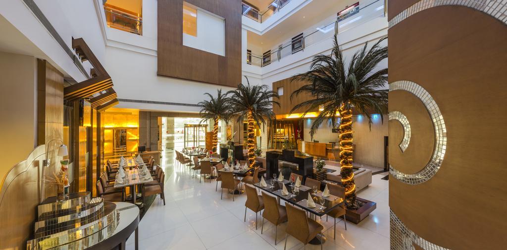 The Regenza By Tunga Hotel Nova Bombaim Exterior foto
