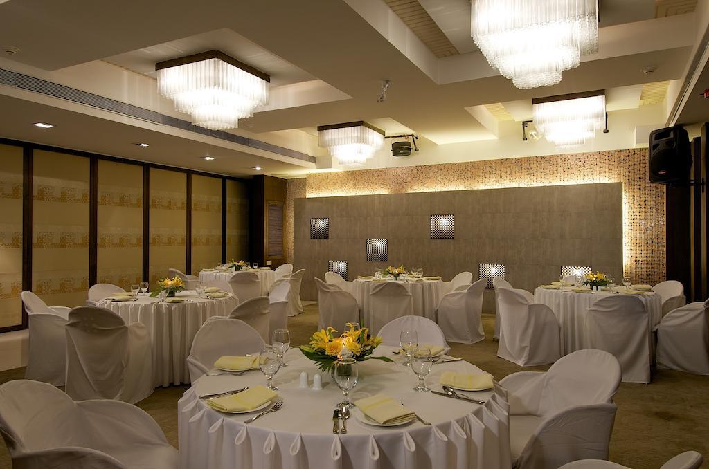 The Regenza By Tunga Hotel Nova Bombaim Exterior foto